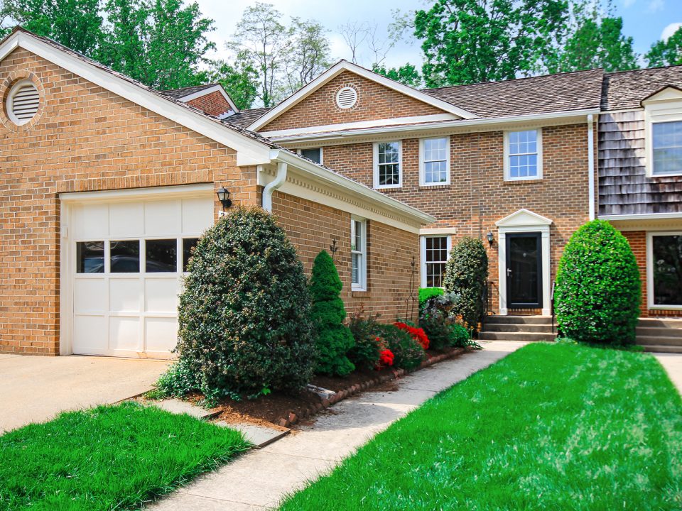 2916 Oakborough Square