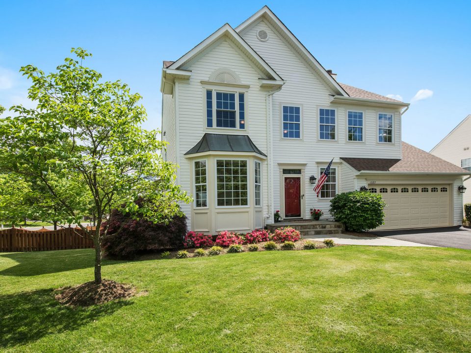 Sold! 1527 Barksdale Drive NE in Leesburg